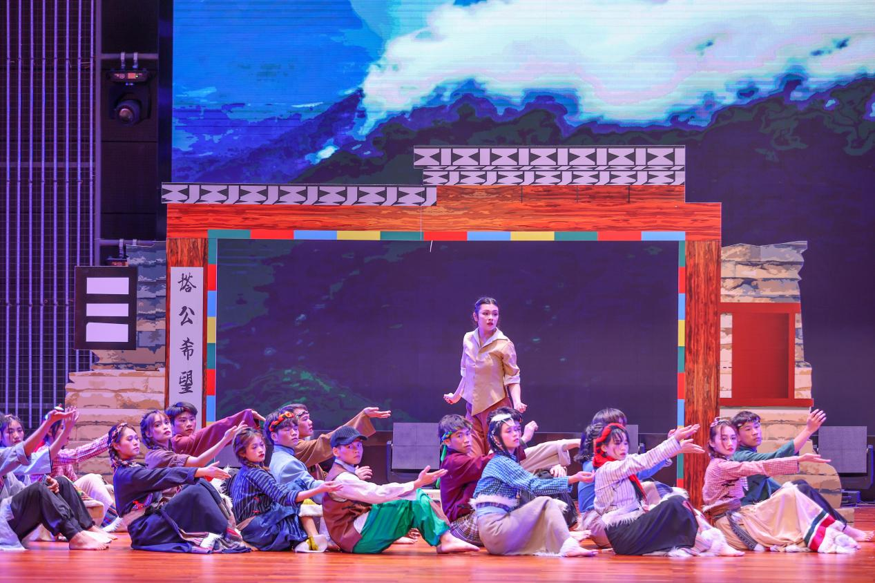節(jié)目表演現(xiàn)場(chǎng)